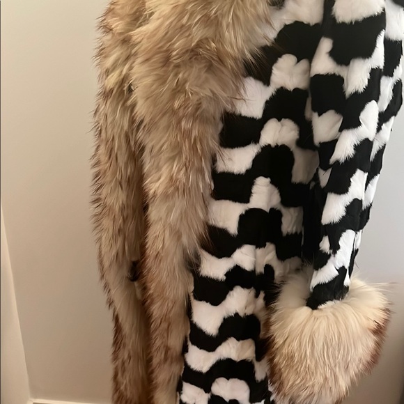 Chic Black /White Mink and Light Champagne Racoon Long Fur Coat - Picture 5 of 11